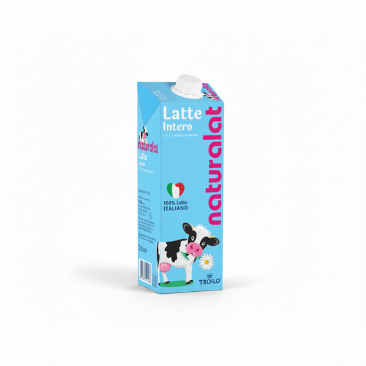 Naturalat Latte Intero sfondo bianco